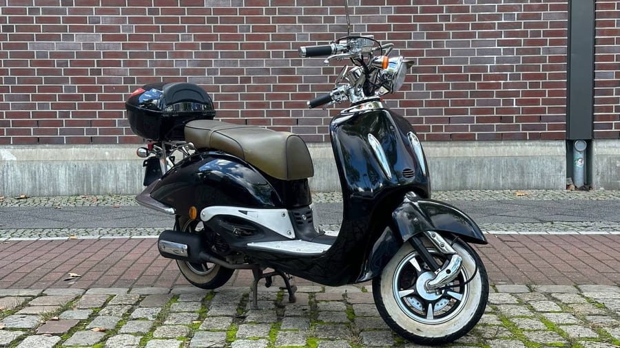Fertig reparierter, gepflegter Roller